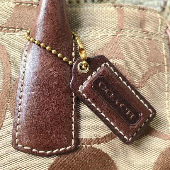 Coach Hamptons Madeline Signature Satchel Bag 12463 - Picture 9 of 16